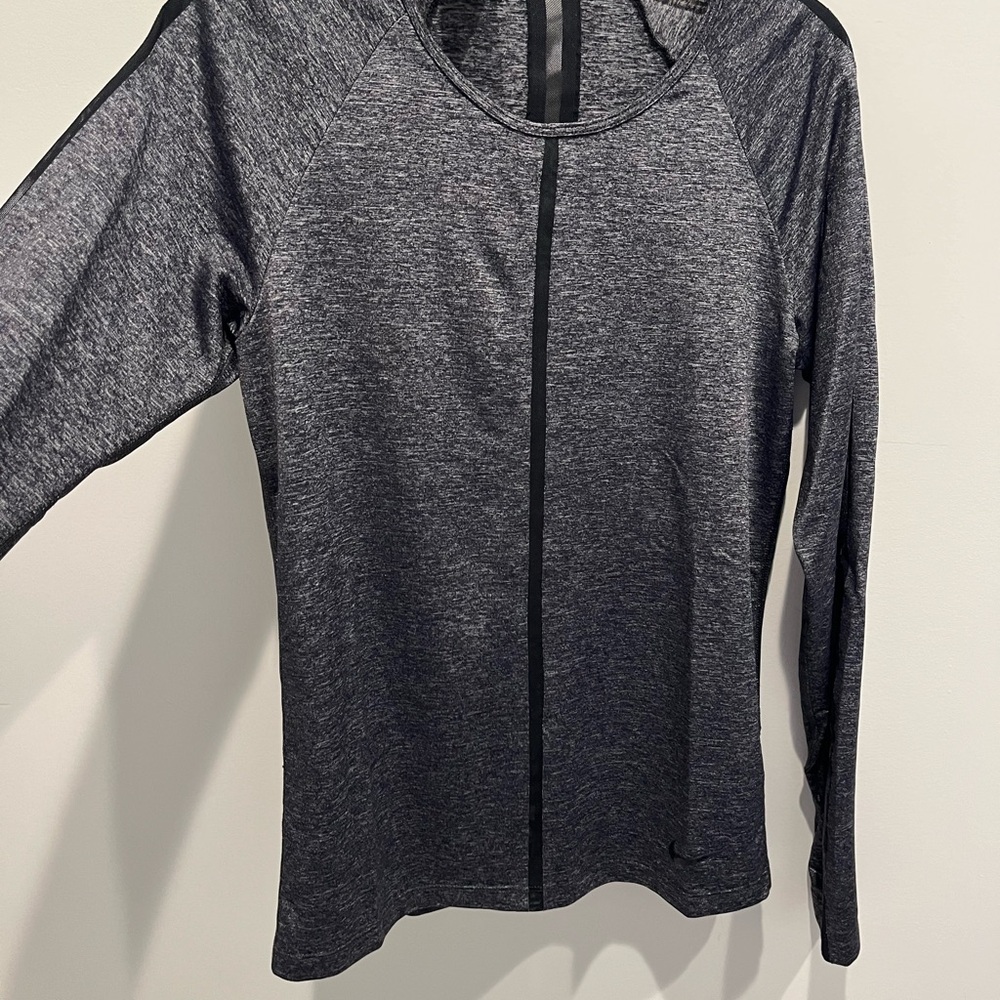 Nike Pro Hypercool mesh long sleeve top - Picture 4 of 11